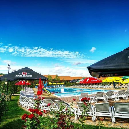 Victoria  水上派对旅馆酒店 外观 照片